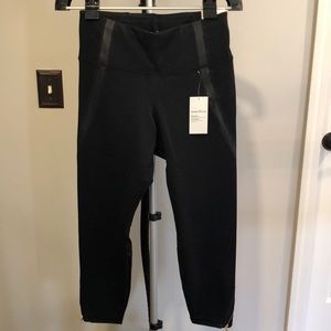 NWT Black Old Navy Active leggings.  Medium